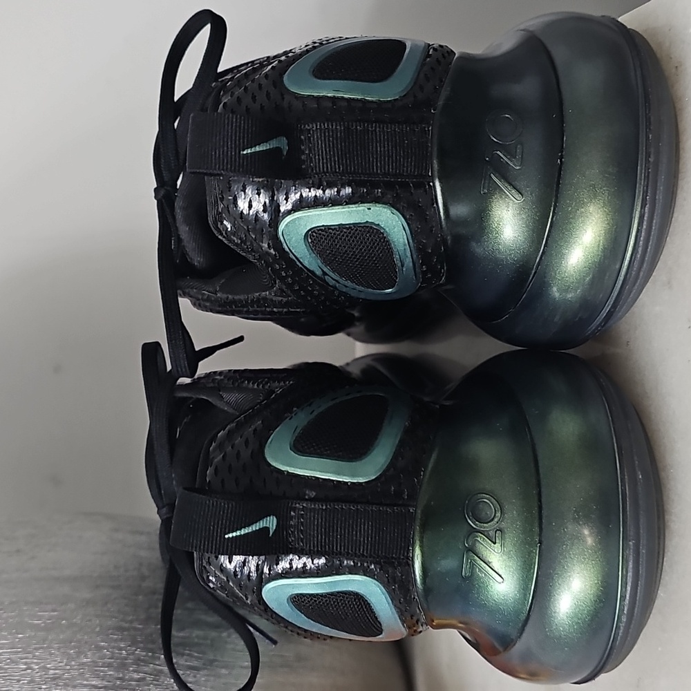 Nike Air Max 720 - Picture 4 of 7